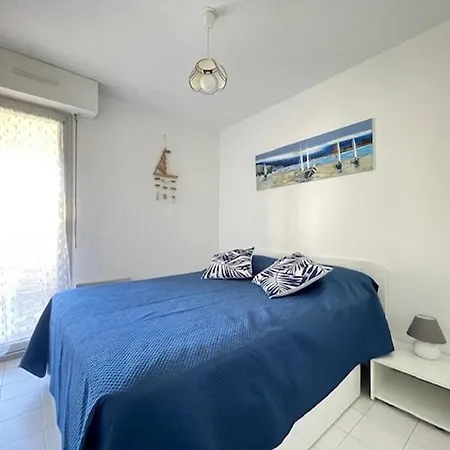 3 Pieces Climatise Avec Terrasse Au Lavandou - Fr-1-308-168 Lägenhet