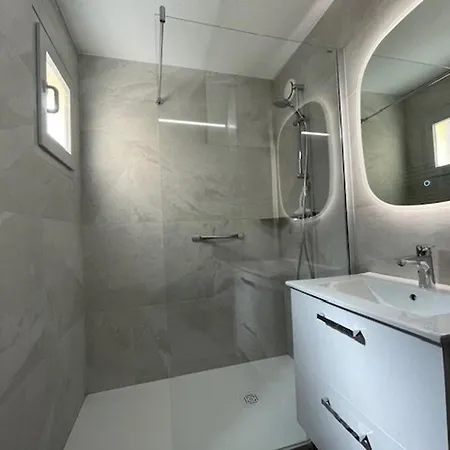 Lägenhet 3 Pieces Climatise Avec Terrasse Au Lavandou - Fr-1-308-168 Le Lavandou