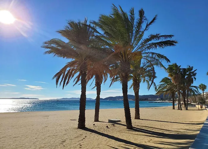 3 Pieces Climatise Avec Terrasse Au Lavandou - Fr-1-308-168